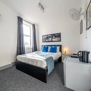 Bed & Breakfast Ryam, Londra