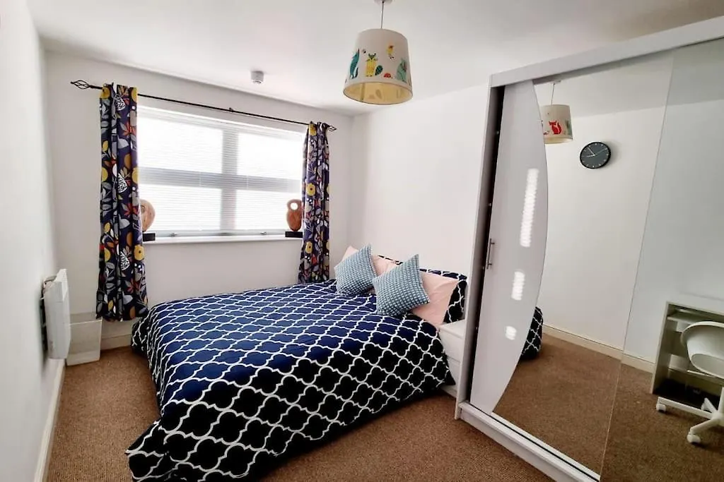 Entire Home In East London E3 Near Bromley By Bow Station
