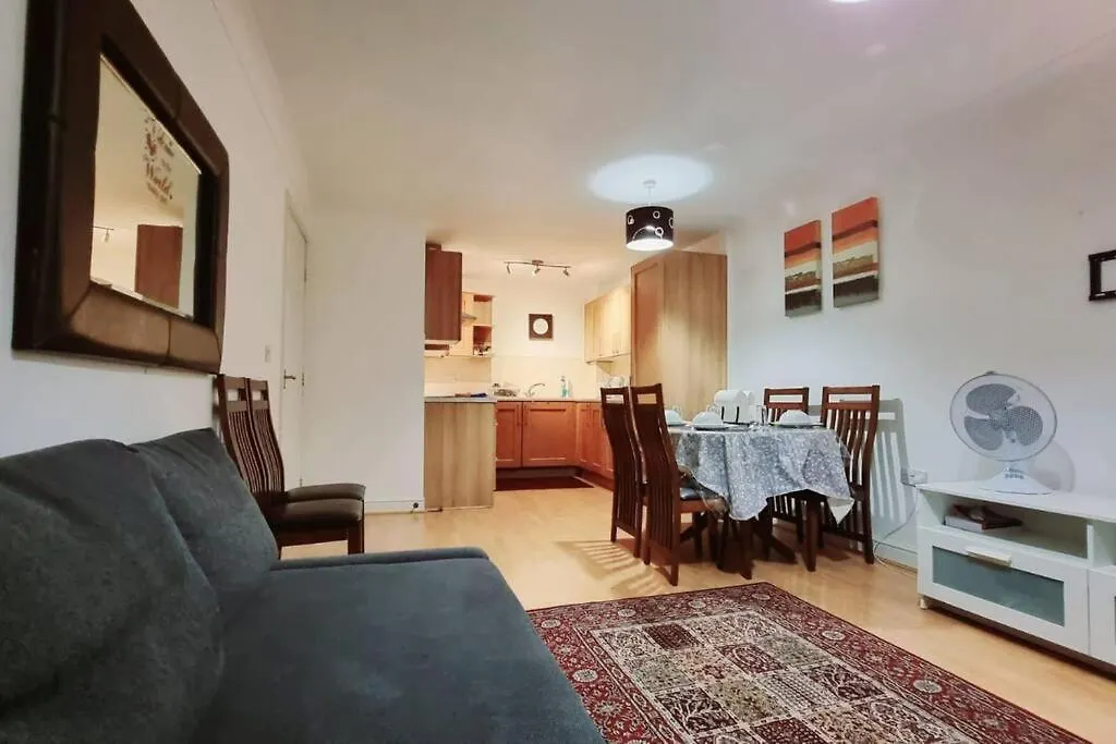 Apartment Entire Home In East London E3 Near Bromley By Bow Station United Kingdom